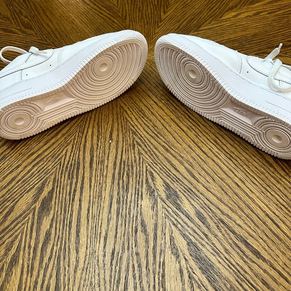 Nike Air Force 1 - Picture 6 of 9